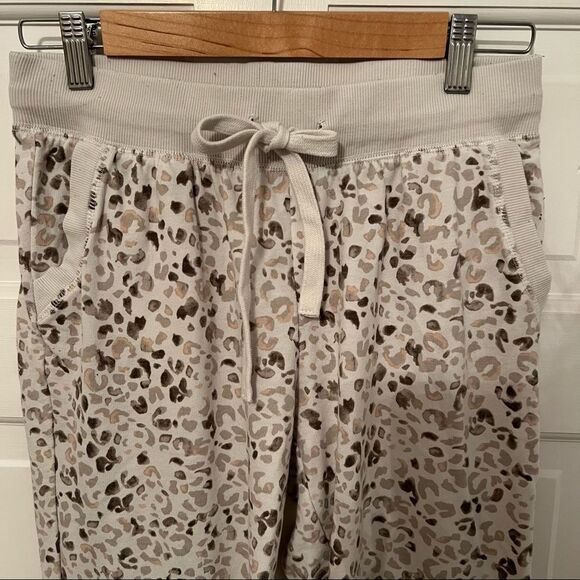 Z Supply Painted Leopard Jogger - Picture 8 of 11